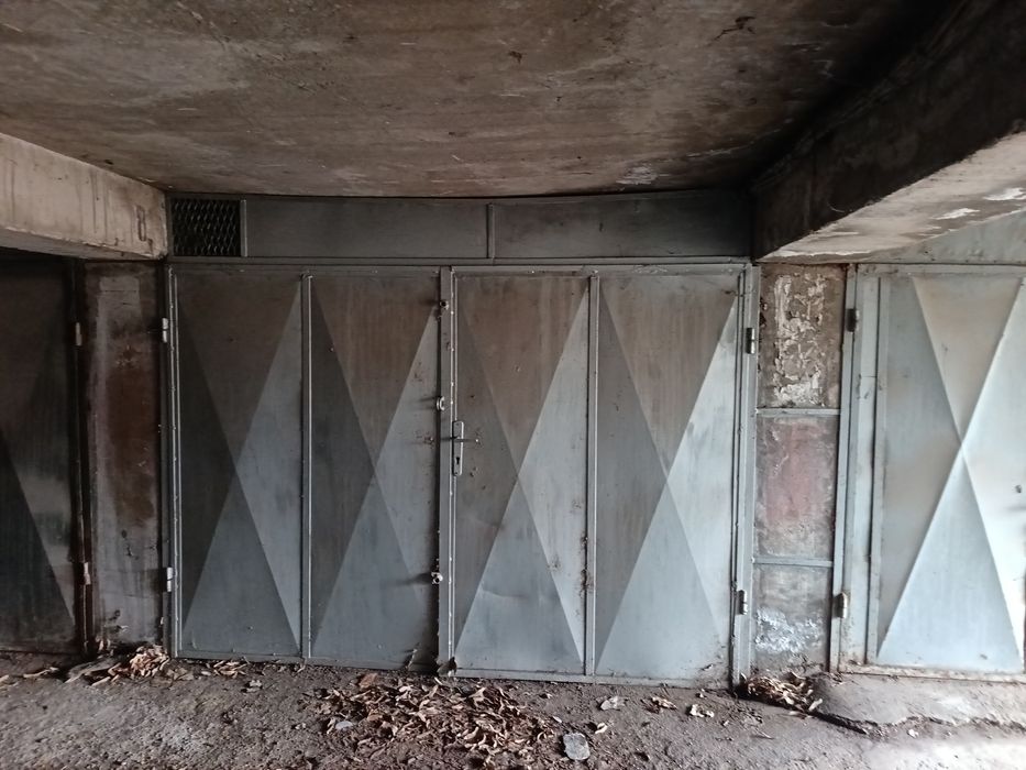 Гараж под наем Чародейка