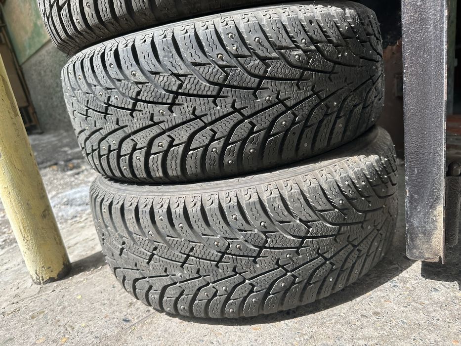 Maxxis R15 195/55 шипованные резины