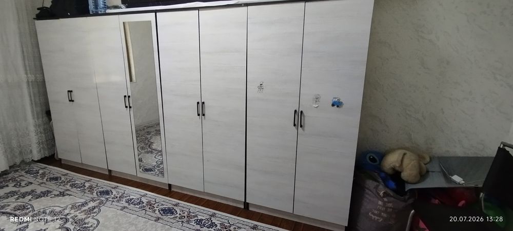 5 ta shkaf sotiladi holati yaxshi