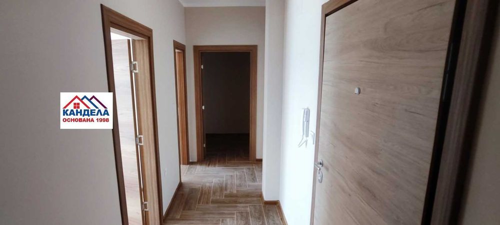 Продава се Тристаен апартамент в Пловдив, Младежки Хълм - 141 кв.м за 1043 €/кв.м - Снимка #10