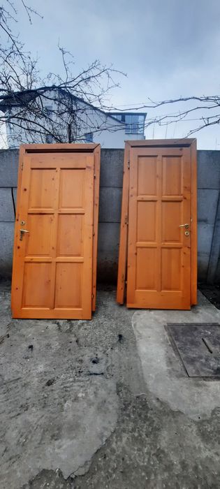 Usi interior în stare foarte bună