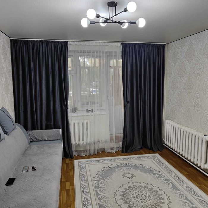 Продам шторы и ковры