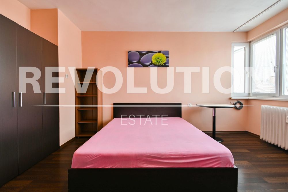 Дава се под наем Едностаен апартамент в София, Докторски паметник - 40 кв.м за 450 € - Снимка #2