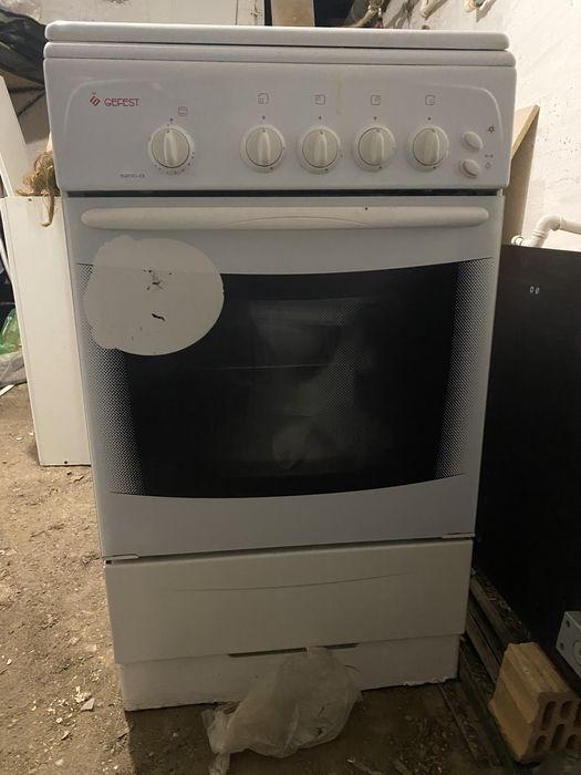 Продам газовую плиту