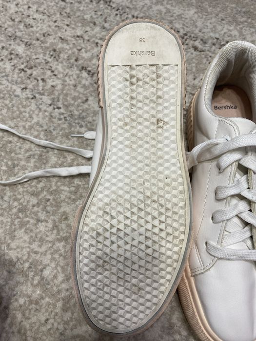Adidasi Bershka