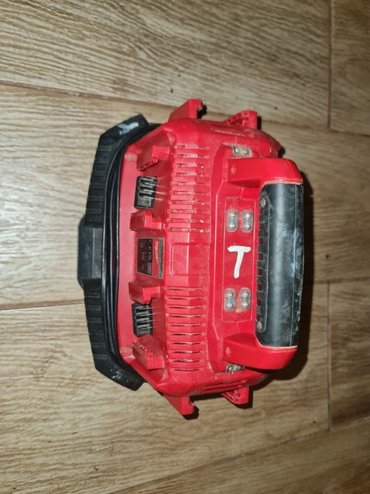 Statie incarcare Milwaukee,  6 acumulatori