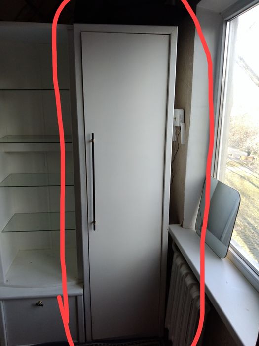 Продам шкаф пенал