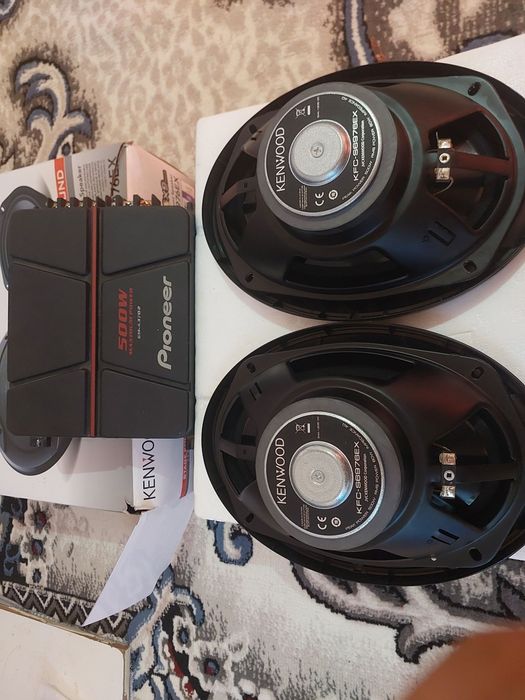 Kenwood kalonka sotiladi usilitili bn birga