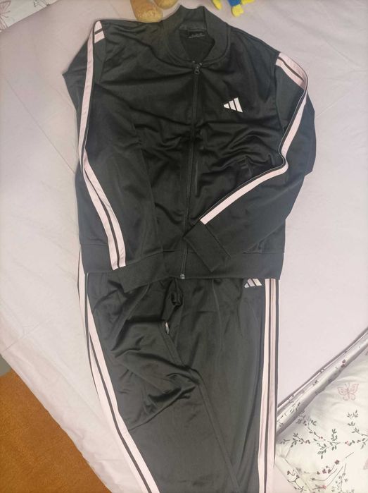 Спортен екип Adidas дамски размер М само е пробван веднъж НЕ носен