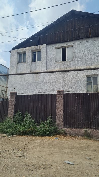 Продаётся двухэтажный дом под Бизнес