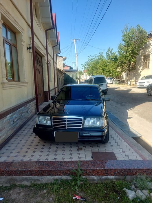Mercedes-Benz w124