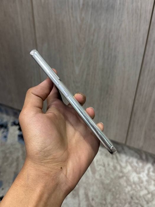 Samsung galaxy s22 5G 8/128gb holati yaxw