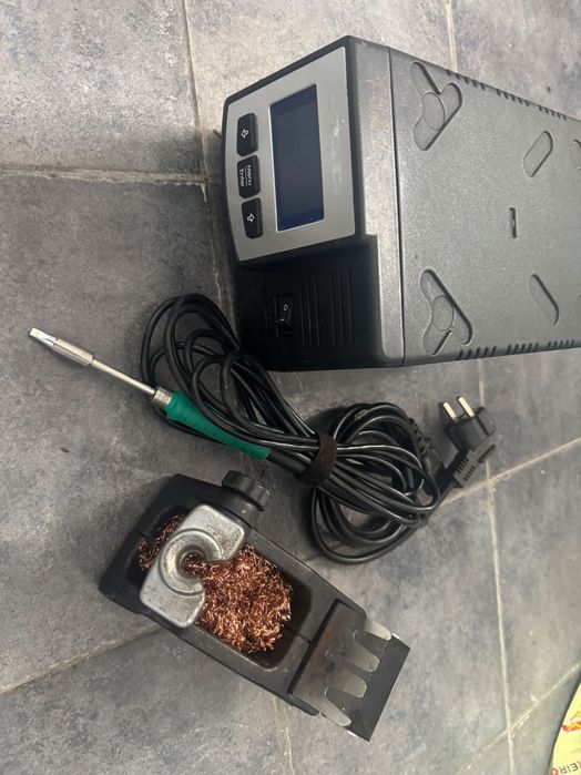 Vând stație de lipit profesională JBC HD-2B