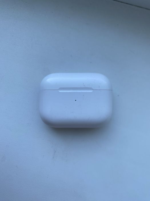 Оригинальные AirPods Pro 2.