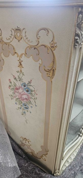 Vand mobila sufragerie completa din lemn masiv in stil baroc venetian!