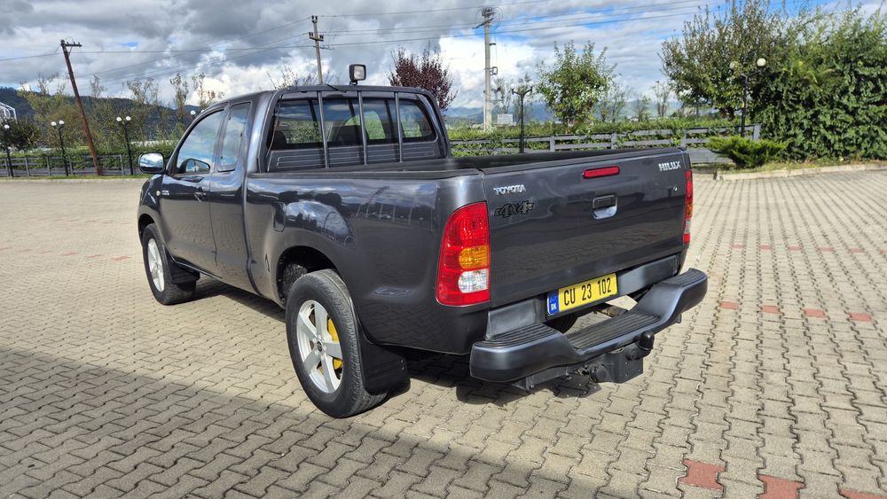 Toyota Hilux 2.5 D-4D Extra Cab – 2010 – 120 CP