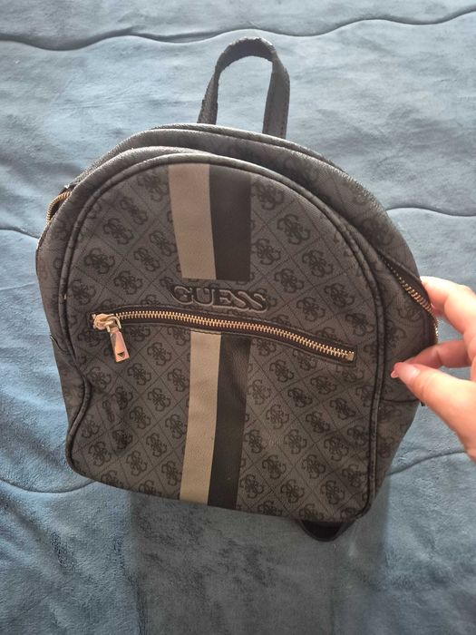 Дамска кожена раница Guess