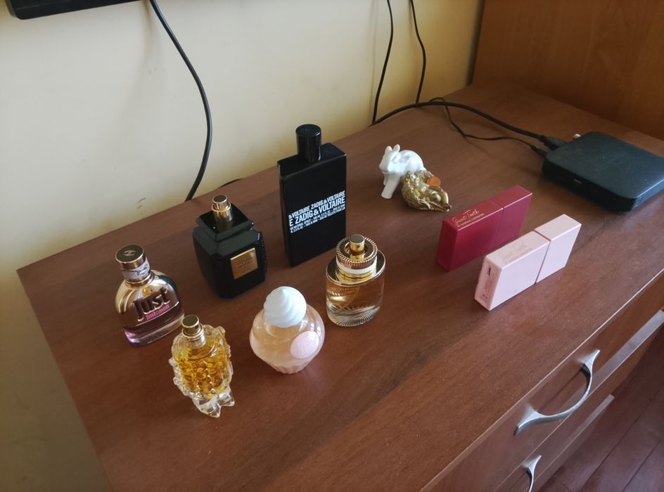 Продавам парфюми