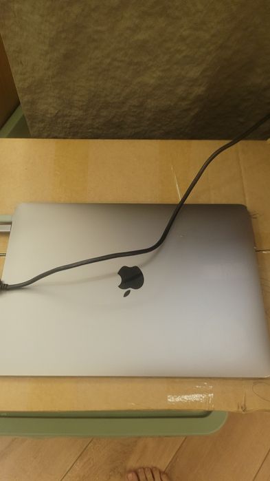 Macbook air i3 2020года 8/256