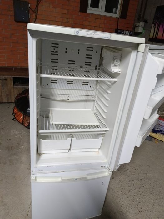 Холодильник Бирюса