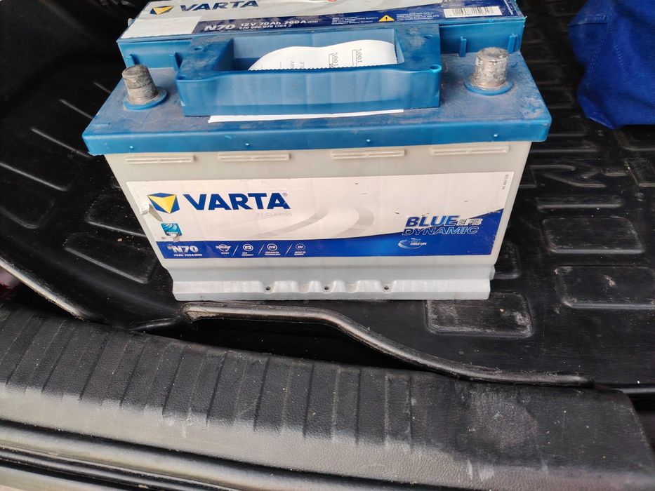 Продавам акумолатор VARTA EFB  70AH 760 А