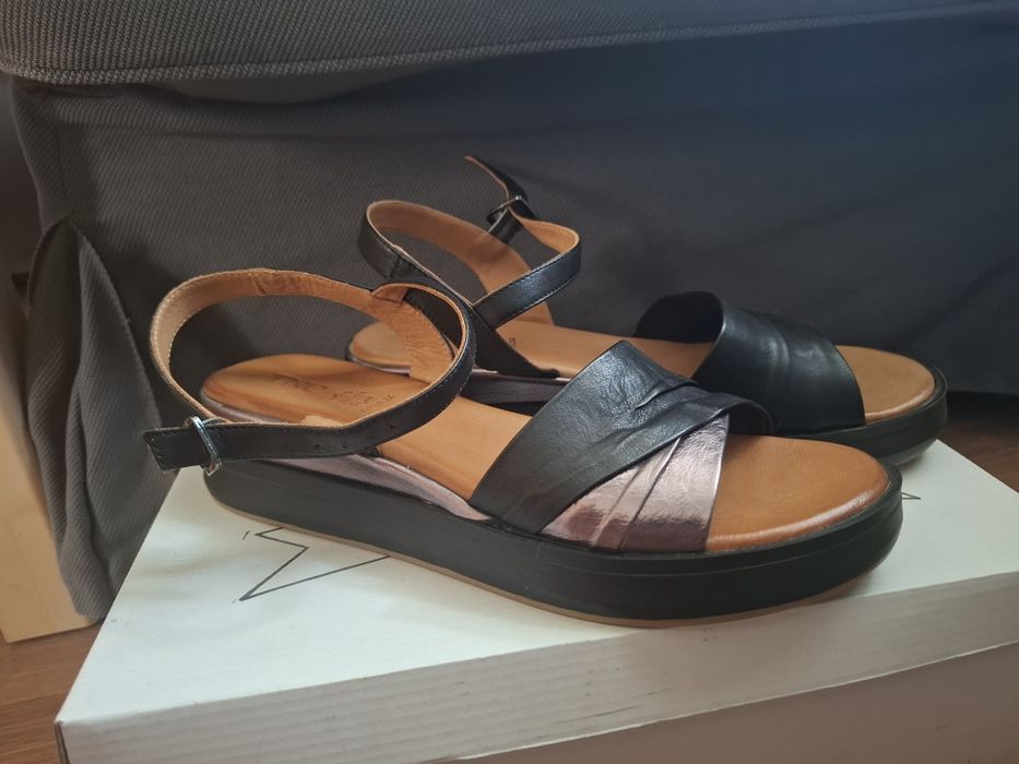 Дамски сандали от естествена кожа