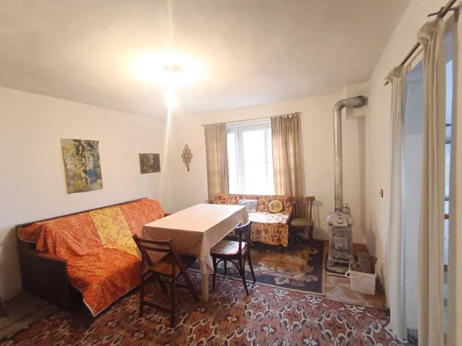 Къща за продажба в с. Габровци