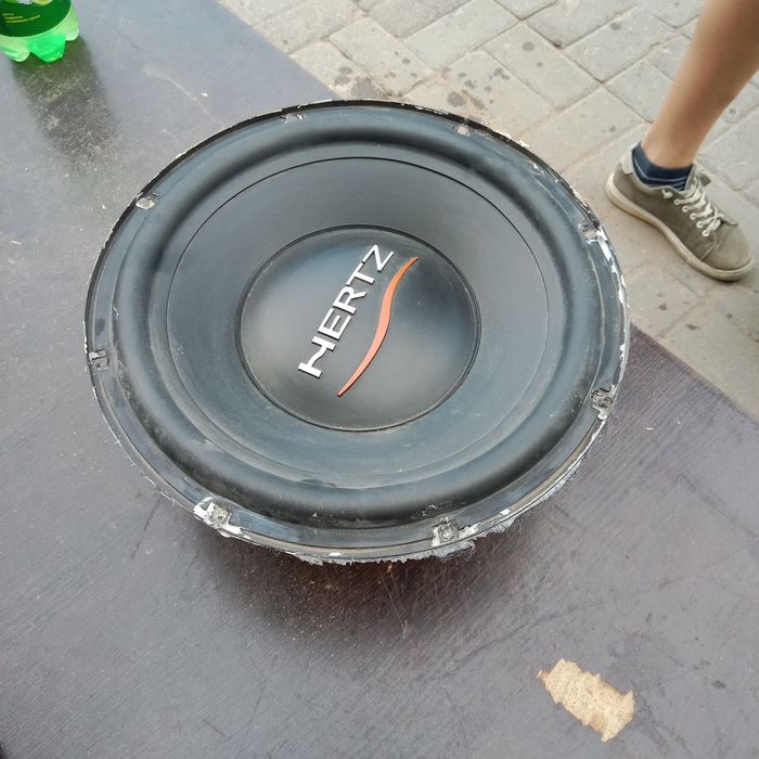 Продам сабвуфер hertz 10 дюймов