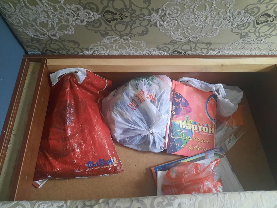 Продам диван, тахта