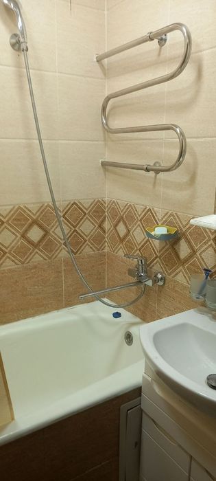 Kvartira srochniy Bollaga,oilaga,qizlarga ijaraga beriladi.