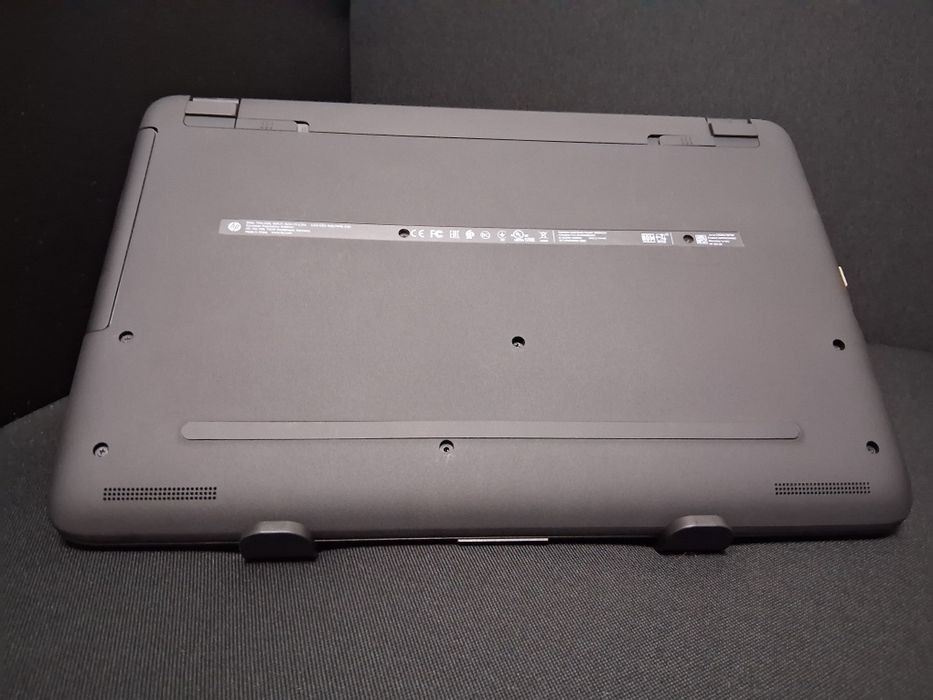 Vând laptop  HP 255 G5 | 8GB RAM | AMD A6 (Turbo 2.40GHz) | 120 GB SSD | Stare 10/10 + HDD 1TB ( BONUS) 

​Vând laptop HP model 255 G5, un dispoziti