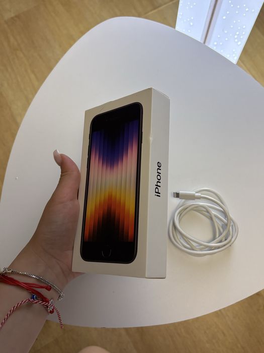 iPhone SE 2022 -Запазен !!!