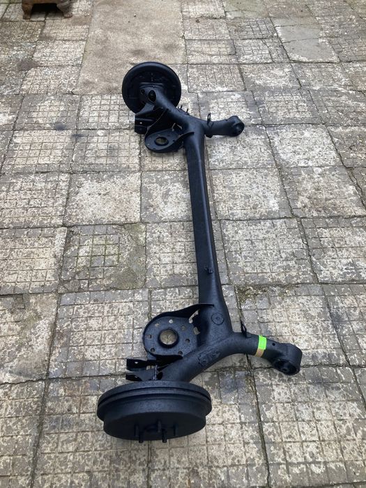 Заден мост за тойота версо S/Toyota verso s 11-15г