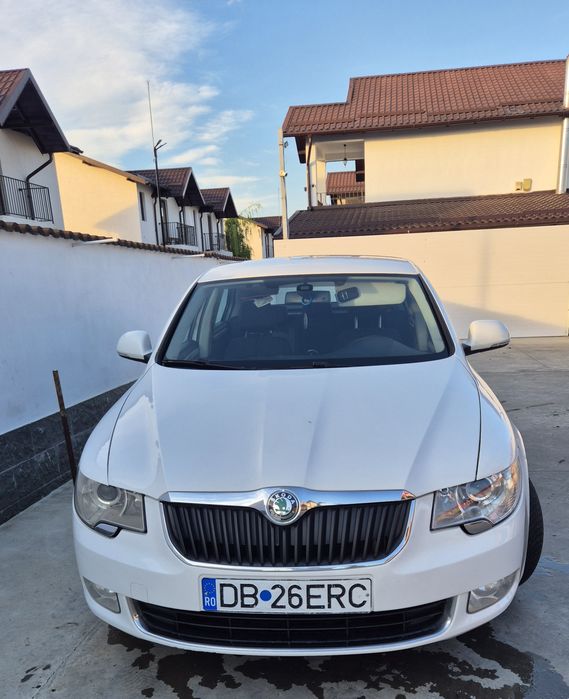 SKODA Superb 2012