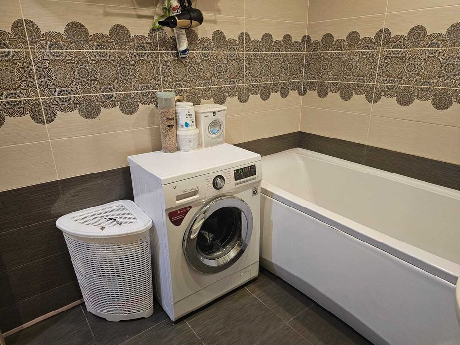 Продам трехкомнатная квартиру