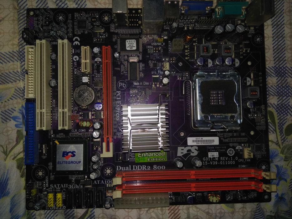 Продаются две материнские платы .