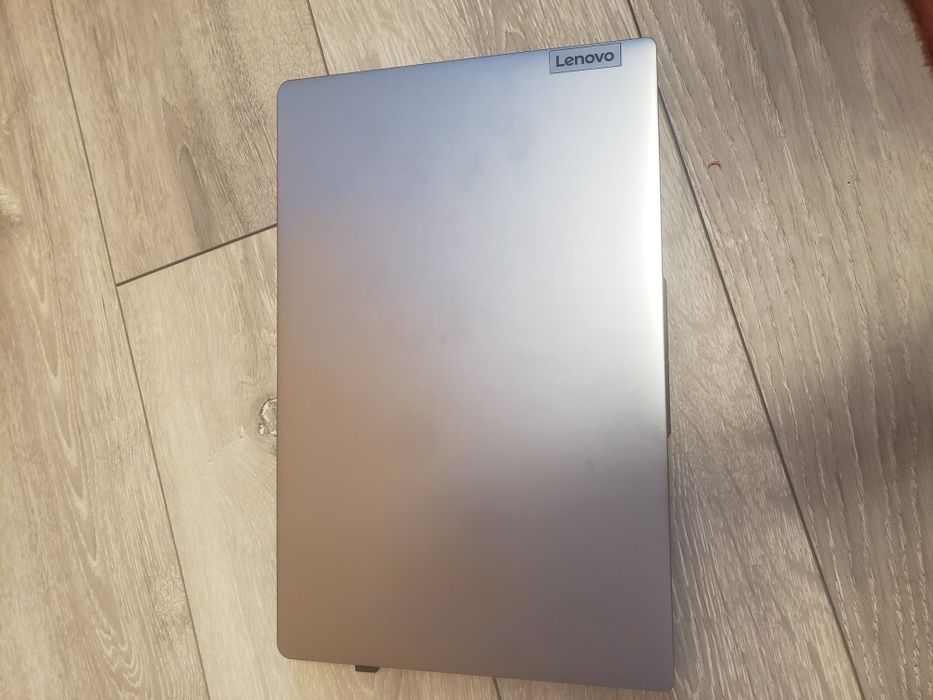 Vând  Laptop lenovo