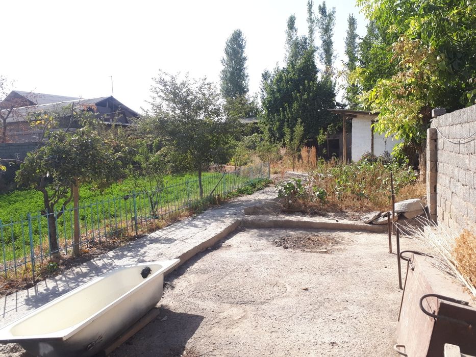 Продается земельный участок 8 соток