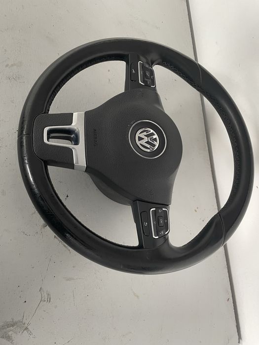 Volan piele cu comenzii si padele vw jetta vw passat b6 b7 cc tiguan golf5 golf6 etc