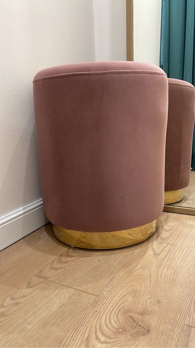 Пуфик маленький низкий