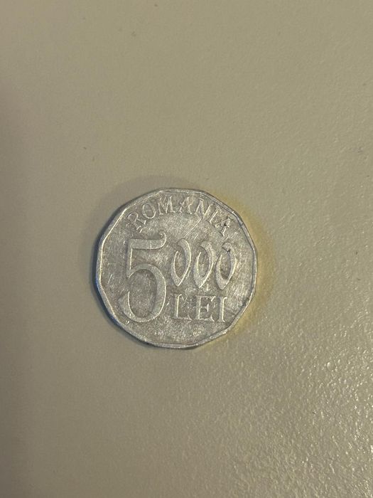 Monedă 5000 lei anul 2001
