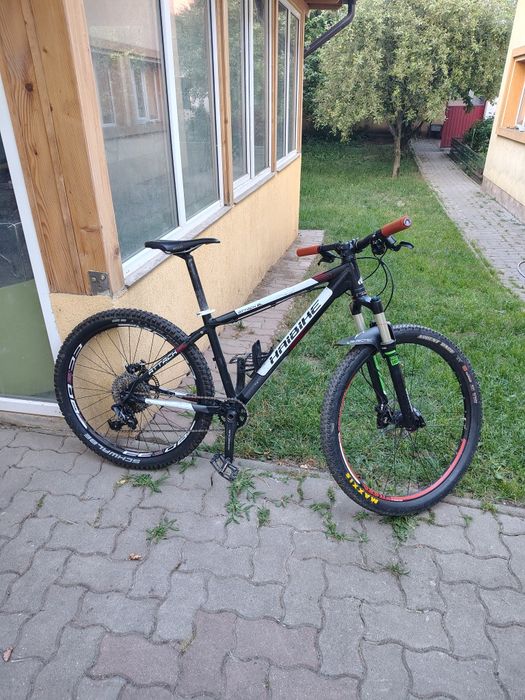 Vând dirt  jumper