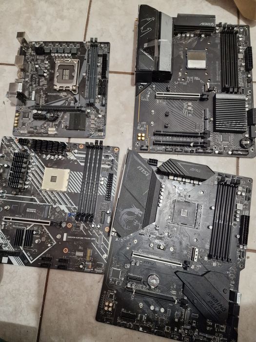 Lot Placi video defecte Rtx Rx R9 ,placi de baza Am5 Am4 12th gen pent