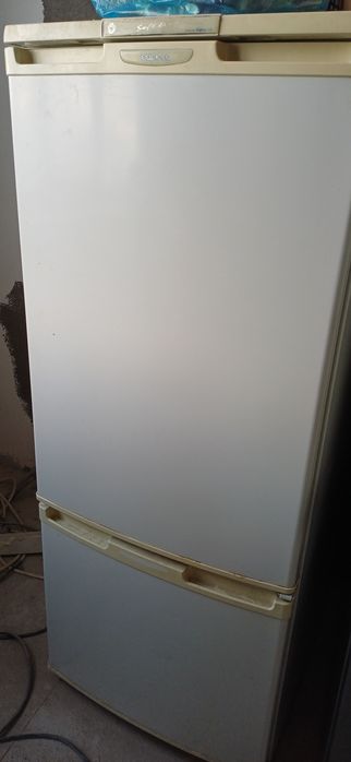 Холодильник бирюса в хорошем состояние