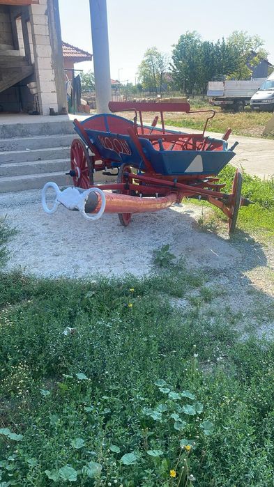 Vând căruță vopsită nouă