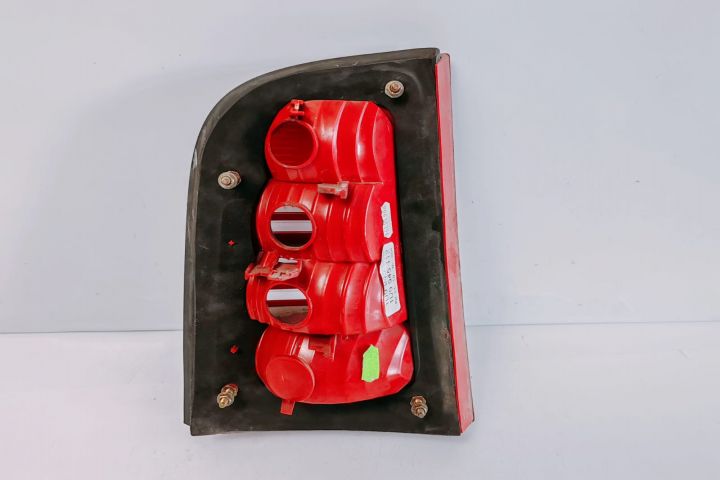 Stop Are o mică crăpătură 1U9945112 / 1U994S096 Skoda Octavia pri