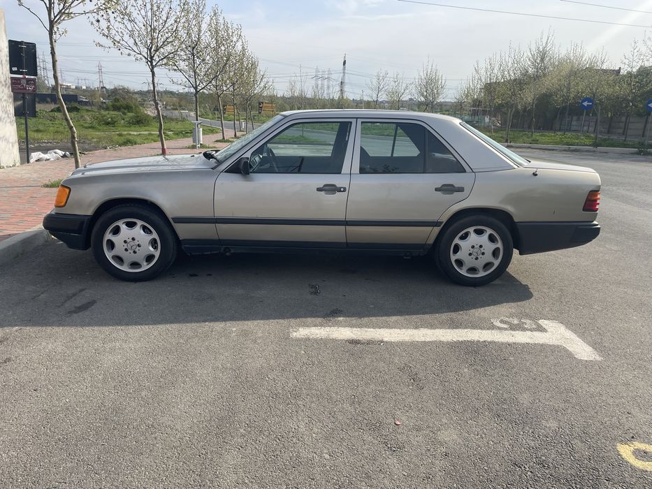 MERCEDES-BENZ E-Class 1988 — imagine 3