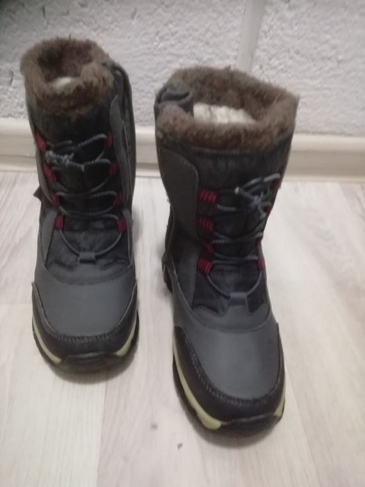 Продам детский обувь зимний на мальчика
