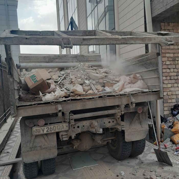 Вызов для строй мусур курлиш чикинидисини олиб чикиш хизмати