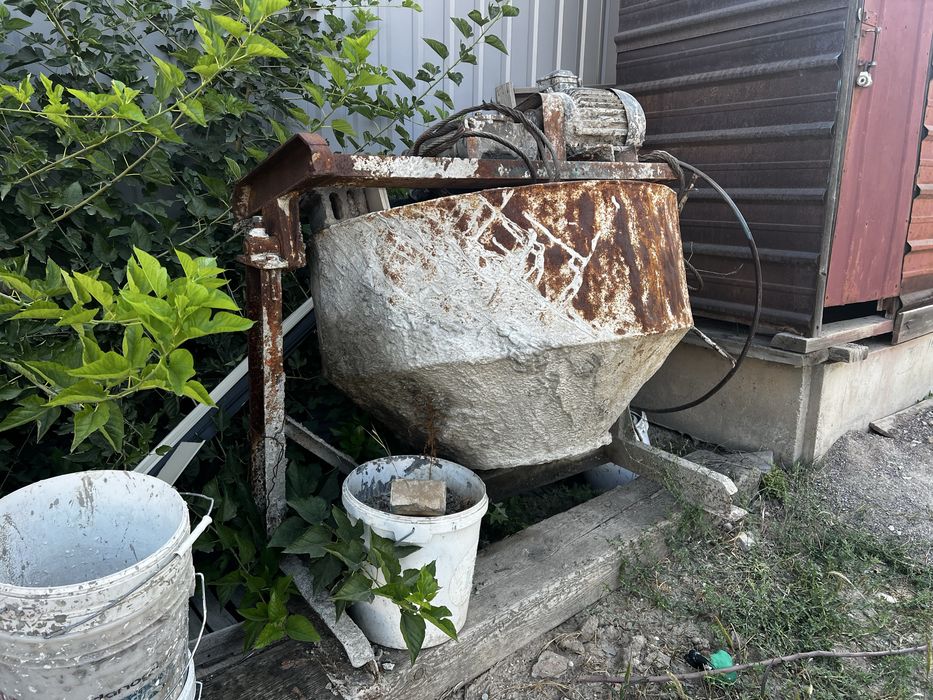 Продам бетономешалку емкостью 1м3